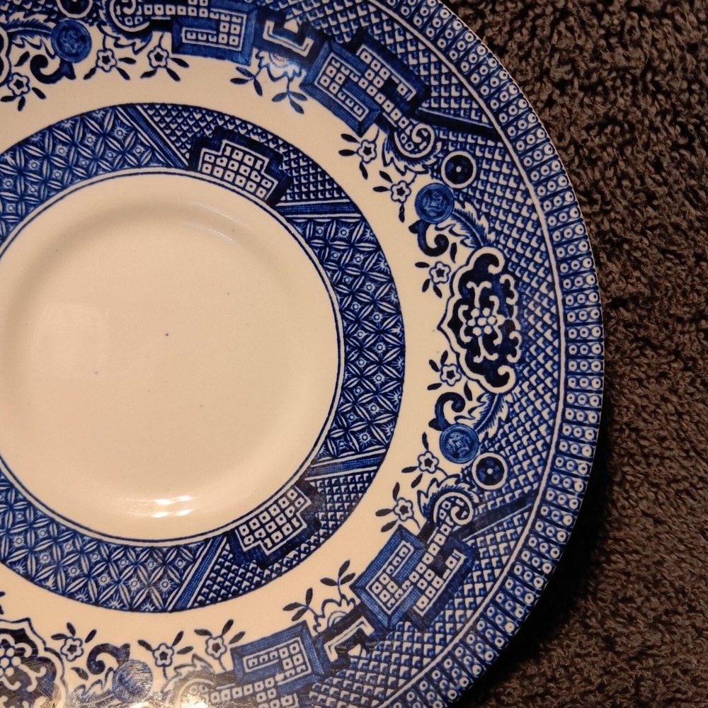 Vintage Churchill (ENGLAND) Blue Willow 5.5" Tea/Coffee saucer NB - Picture 3 of 5